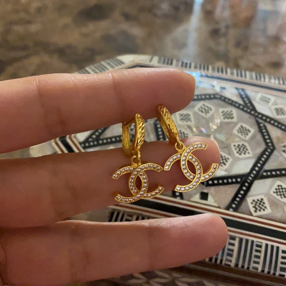 18k gold earrings